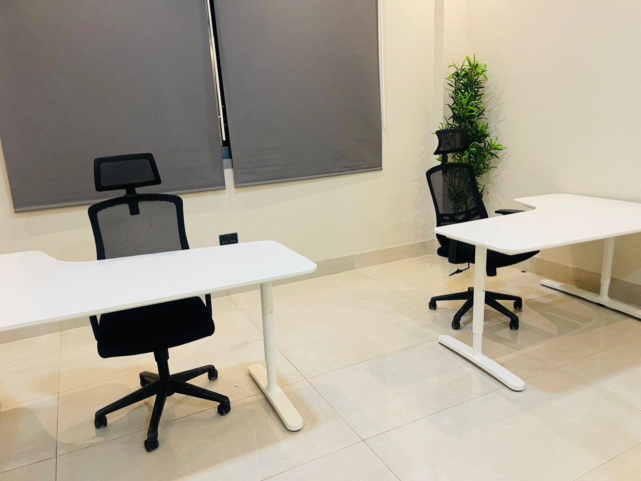 Hot Desk